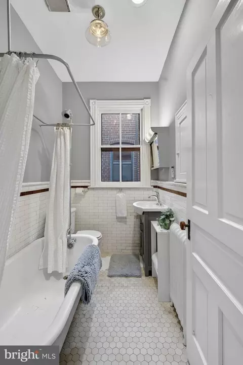 154 13th St SE, Washington, DC 20003 photo 26