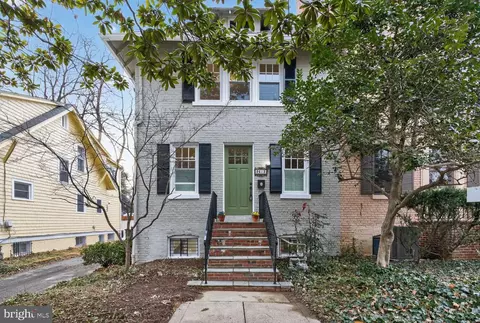 3612 34th St NW, Washington, DC 20008