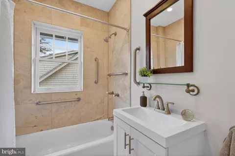 3612 34th St NW, Washington, DC 20008 photo 12