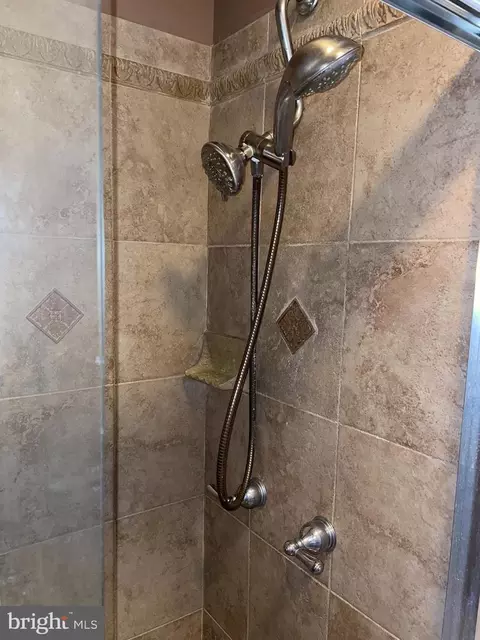 Bath - 504 23rd Pl NE, Washington, DC 20002 photo 3 of 5