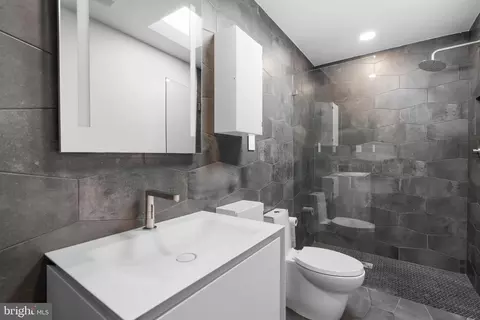 Bath - 3322 Dent Pl NW, Washington, DC 20007 photo 4 of 4