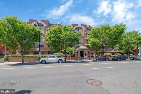 2320 Wisconsin Ave NW #206, Washington, DC 20007