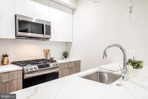 1421 Spring Rd NW #101, Washington, DC 20010 photo 4