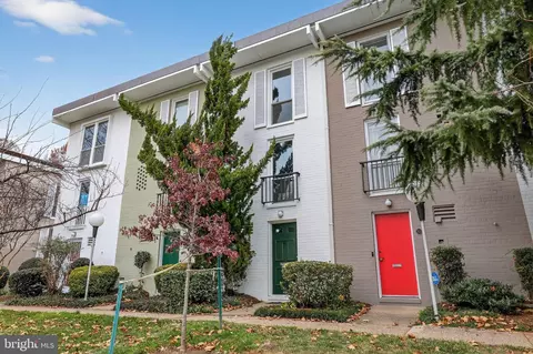 205 G St SW #145, Washington, DC 20024