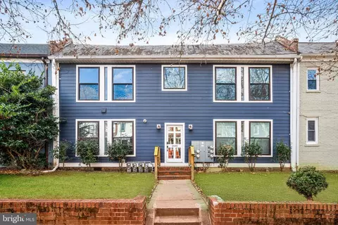 1605 F St NE #4, Washington, DC 20002