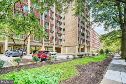 800 4th St SW #S623, Washington, DC 20024