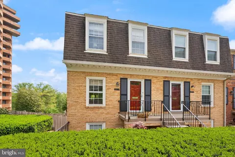 3267 Sutton Pl NW #C, Washington, DC 20016