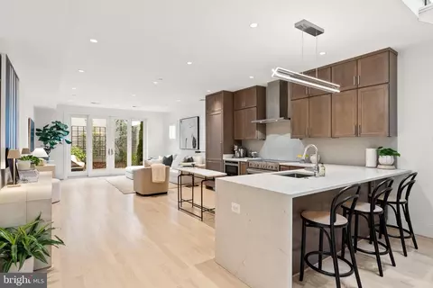 32 Kings Ct SE, Washington, DC 20003