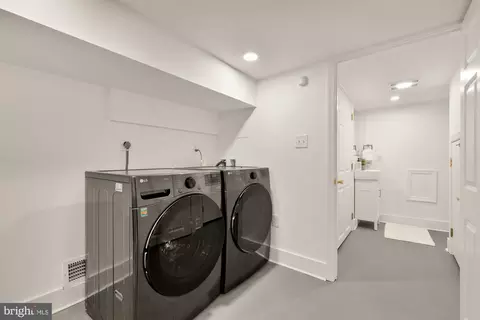706 L St SE, Washington, DC 20003 photo 24