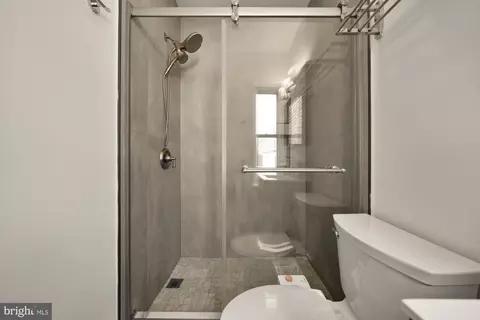 706 L St SE, Washington, DC 20003 photo 20
