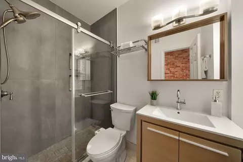 706 L St SE, Washington, DC 20003 photo 19