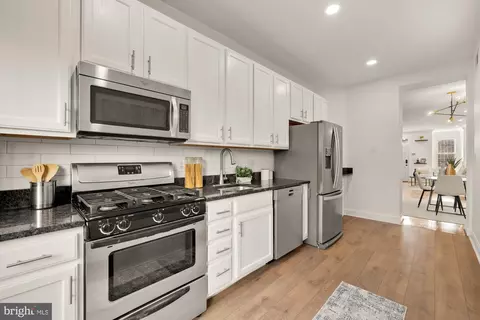 706 L St SE, Washington, DC 20003 photo 10