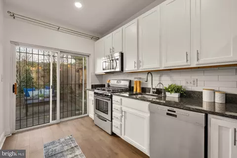 706 L St SE, Washington, DC 20003 photo 8