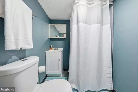 Bath - 451 15th St NE, Washington, DC 20002 photo 3 of 3