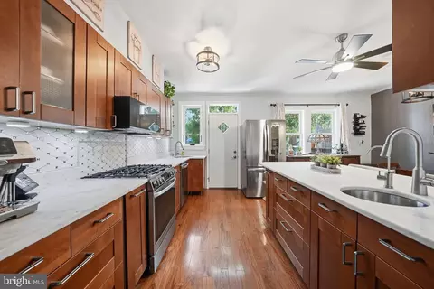 Entry Way - 451 15th St NE, Washington, DC 20002 photo 1 of 2