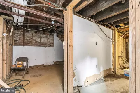 Entry Way - 744 Gresham Pl NW, Washington, DC 20001 photo 6 of 7