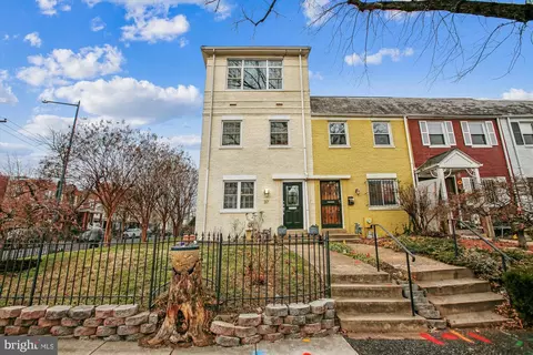 Exterior - 37 17th St SE, Washington, DC 20003 photo 2 of 7