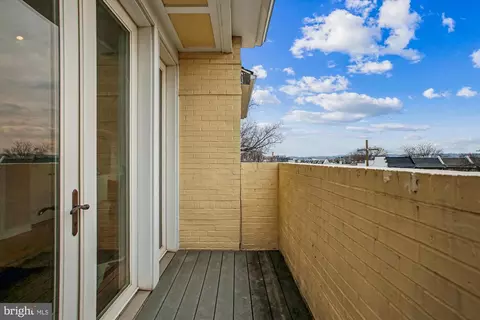 Exterior - 37 17th St SE, Washington, DC 20003 photo 4 of 7