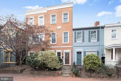 237 10th St SE, Washington, DC 20003