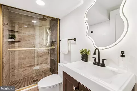218 15th St NE, Washington, DC 20002 photo 41