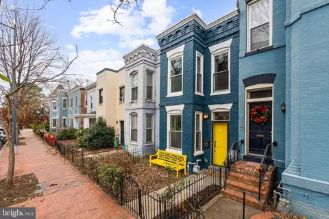 Exterior - 712 C St NE, Washington, DC 20002 photo 2 of 4