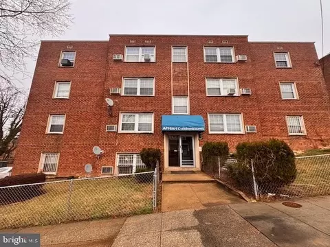 44 49th St SE #302, Washington, DC 20019