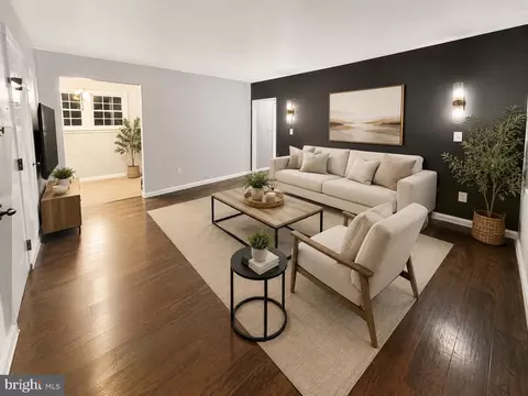44 49th St SE #302, Washington, DC 20019