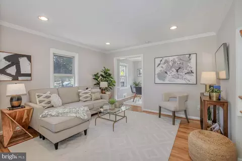 735 Emerson St NE, Washington, DC 20017