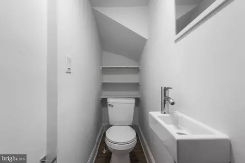 Entry Way - 1841 L St NE, Washington, DC 20002 photo 3 of 5