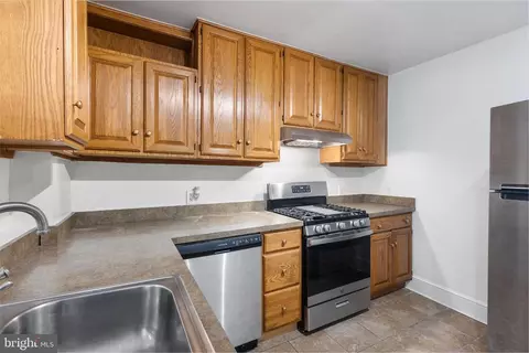 Kitchen - 1841 L St NE, Washington, DC 20002 photo 2 of 2