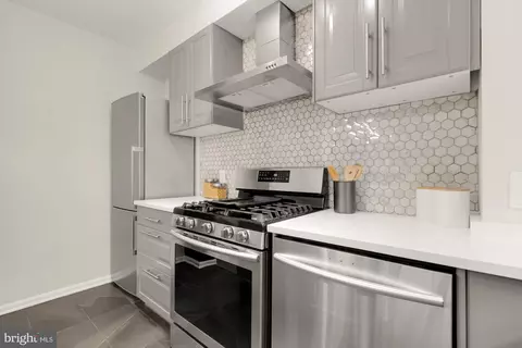 Kitchen - 2801 Adams Mill Rd NW #210, Washington, DC 20009 photo 4 of 5
