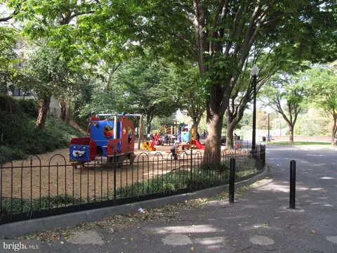 Exterior - 2801 Adams Mill Rd NW #210, Washington, DC 20009 photo 4 of 6