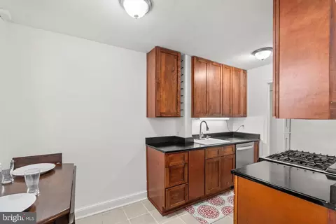 4581 Macarthur Blvd NW #103, Washington, DC 20007 photo 13