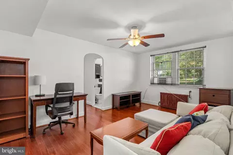4581 Macarthur Blvd NW #103, Washington, DC 20007 photo 3