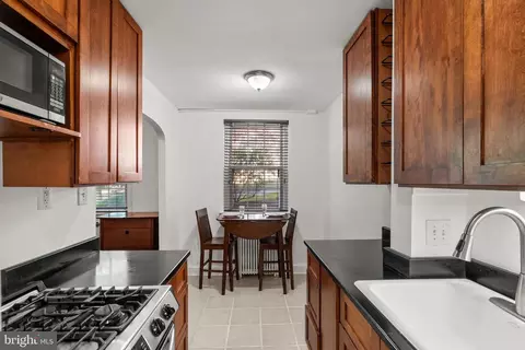 4581 Macarthur Blvd NW #103, Washington, DC 20007 photo 11