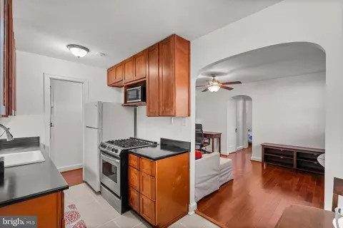 4581 Macarthur Blvd NW #103, Washington, DC 20007 photo 8