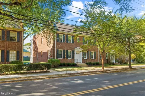4500 Macarthur Blvd NW, Washington, DC 20007 photo 5