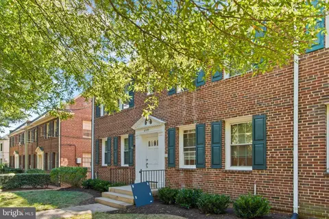 4500 Macarthur Blvd NW, Washington, DC 20007 photo 2