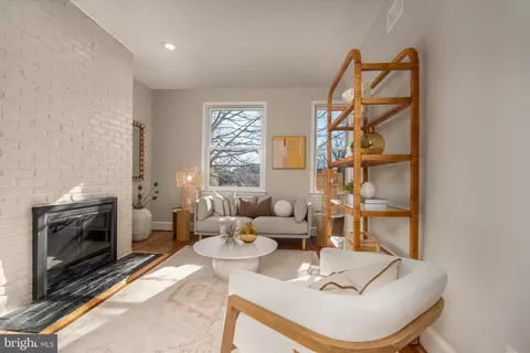 1218 D St SE #4, Washington, DC 20003