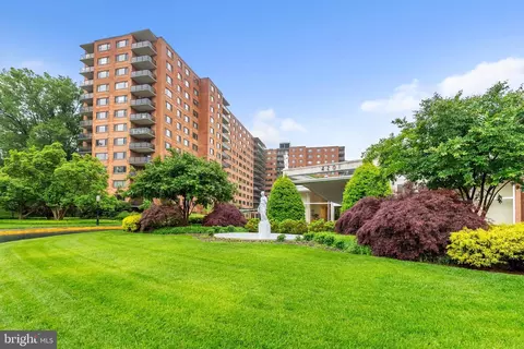 4201 Cathedral Ave NW #918W, Washington, DC 20016