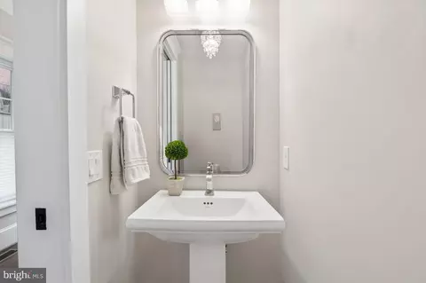 1921 35th Pl NW #2, Washington, DC 20007 photo 10