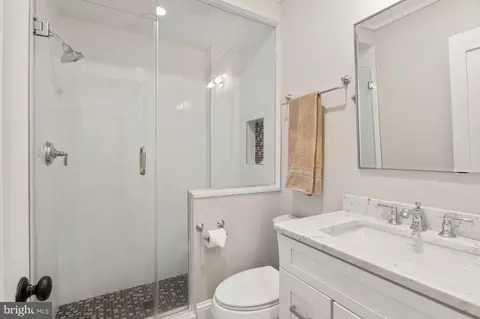 1921 35th Pl NW #2, Washington, DC 20007 photo 28
