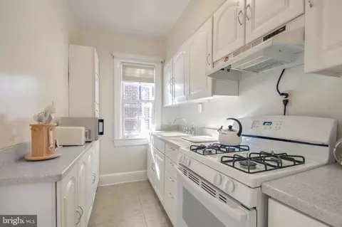 236 Farragut St NW #H-203, Washington, DC 20011