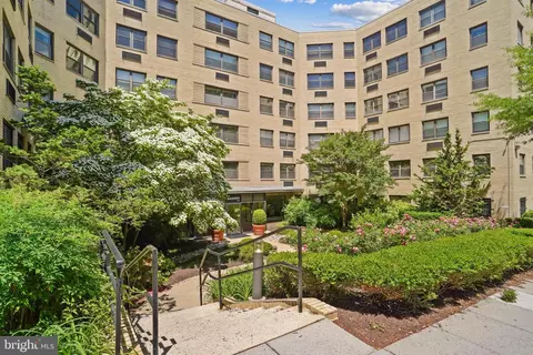 1801 Clydesdale Pl NW #420, Washington, DC 20009