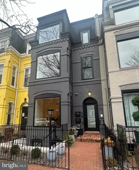 718 6th St NE #1, Washington, DC 20002