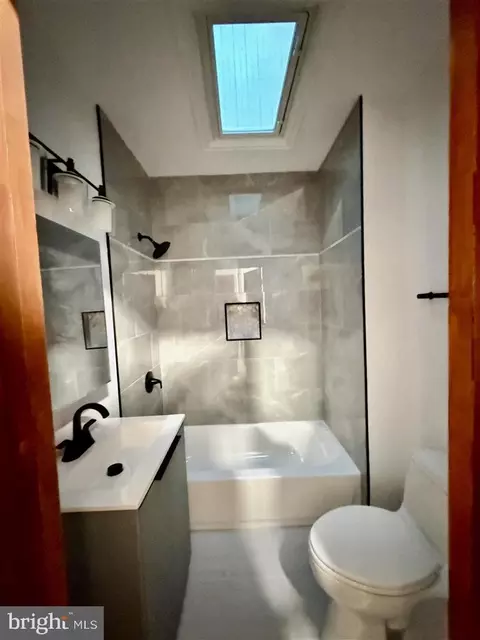 Bath - 1154 4th St NE, Washington, DC 20002 photo 3 of 4