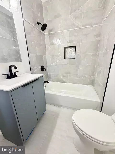 Bath - 1154 4th St NE, Washington, DC 20002 photo 2 of 4