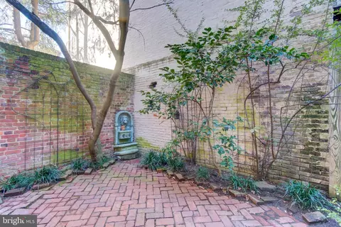 Exterior - 602 E Capitol St NE, Washington, DC 20003 photo 3 of 3
