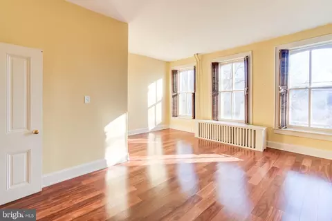 Living - 602 E Capitol St NE, Washington, DC 20003 photo 2 of 4