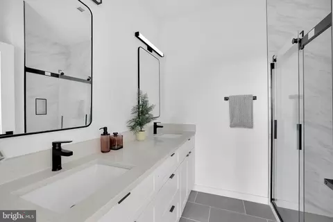 2451 Shannon Pl SE, Washington, DC 20020 photo 13